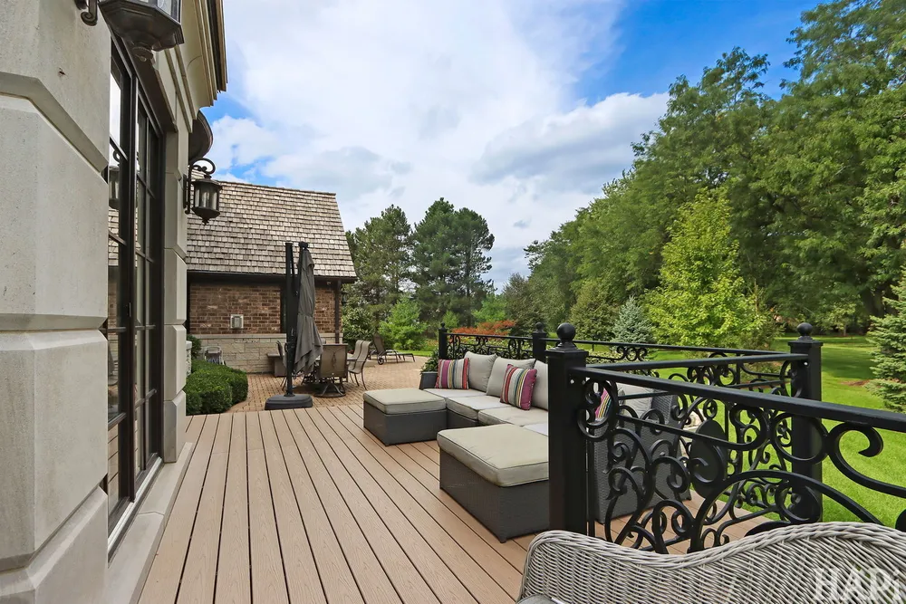 18 ENCLAVE COURT, South Barrington, IL 60010