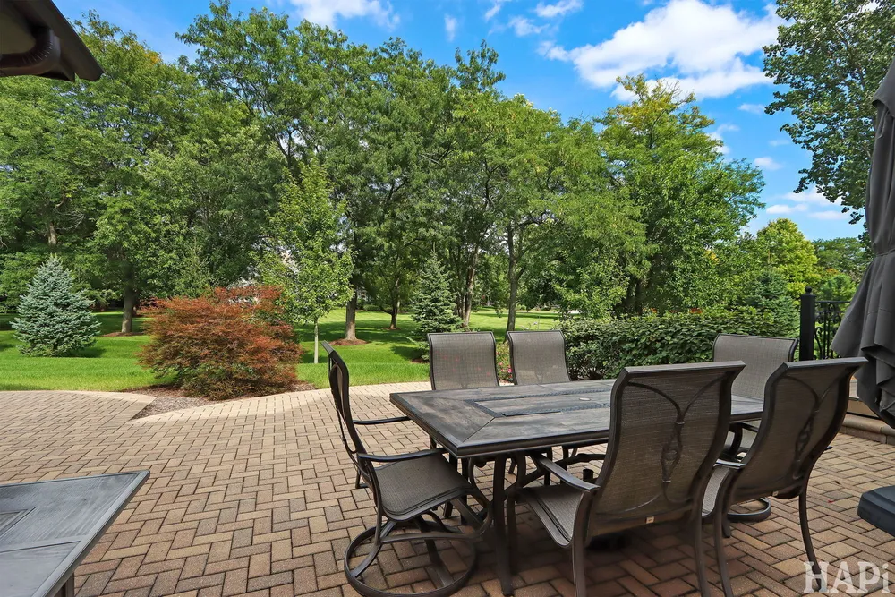 18 ENCLAVE COURT, South Barrington, IL 60010