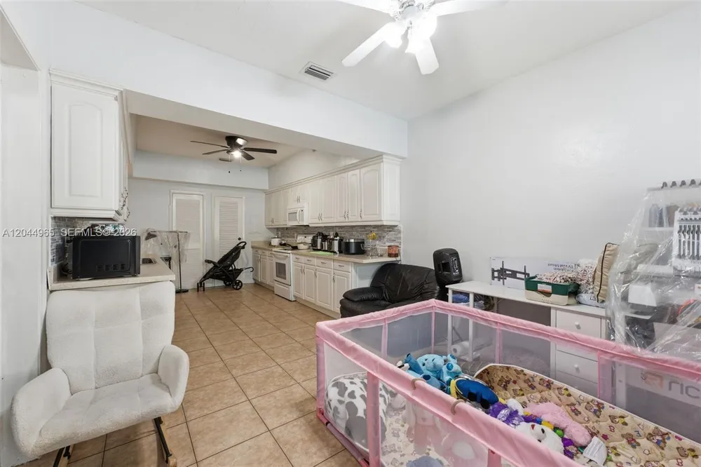 1421 SW 76th Ct, Miami, FL 33144