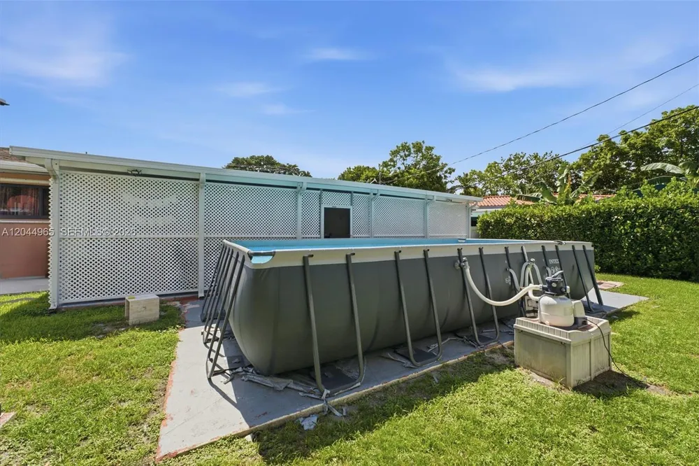 1421 SW 76th Ct, Miami, FL 33144