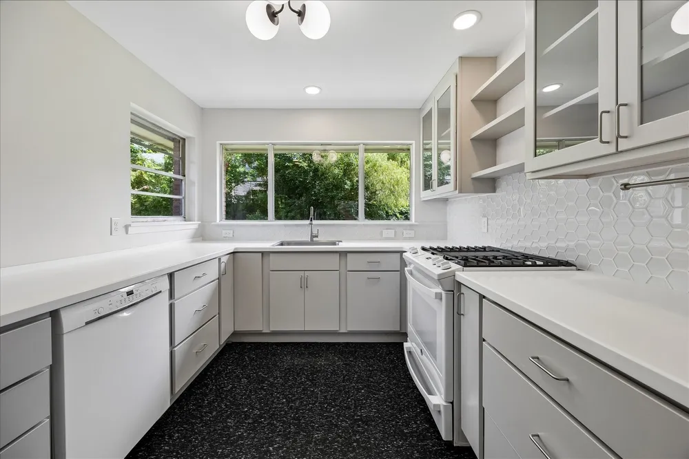 4030 McDermed Dr, Houston, TX 77025