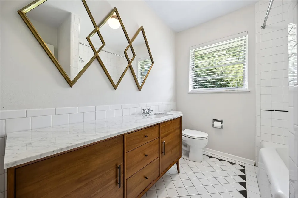 4030 McDermed Dr, Houston, TX 77025