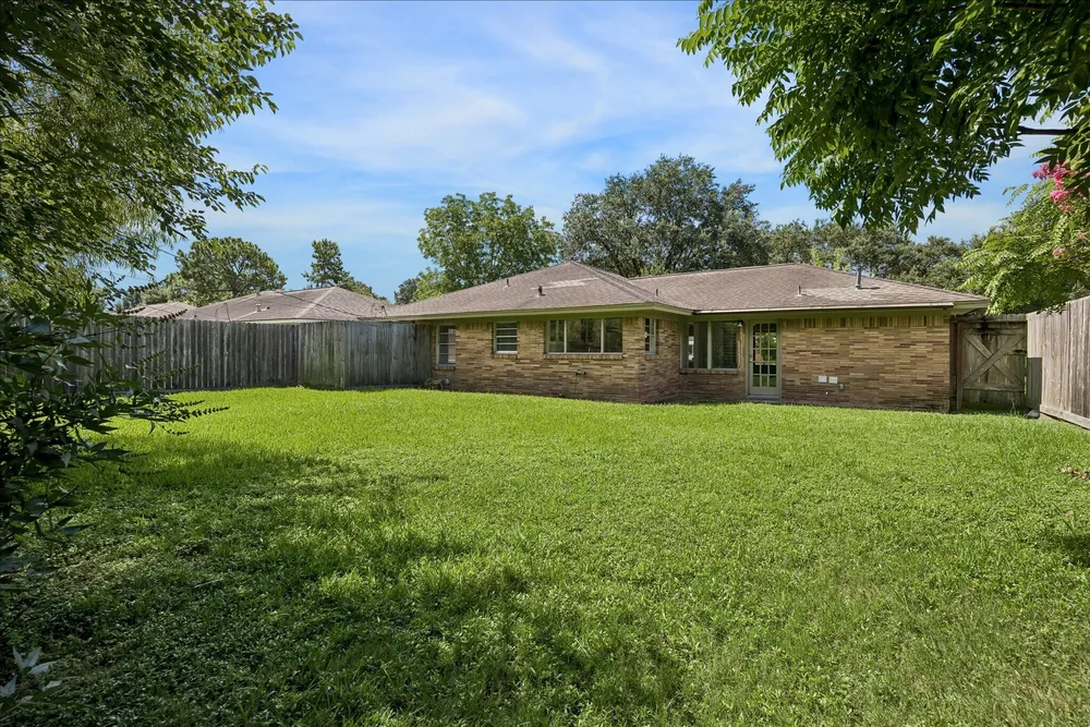 4030 McDermed Dr, Houston, TX 77025