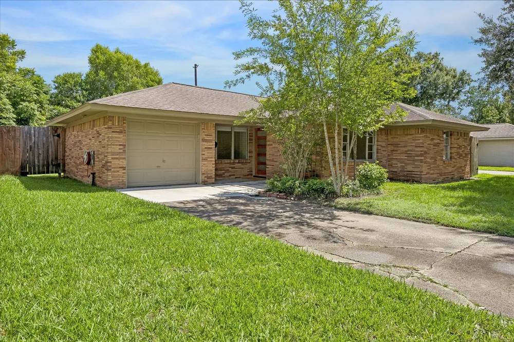 4030 McDermed Dr, Houston, TX 77025