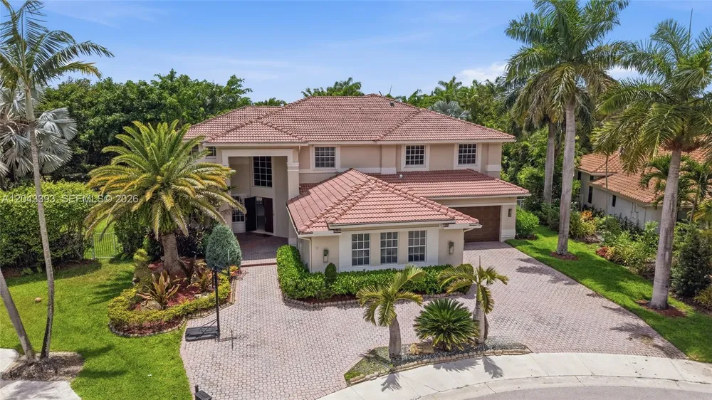 1585 Victoria Isle Way, Weston, FL 33327