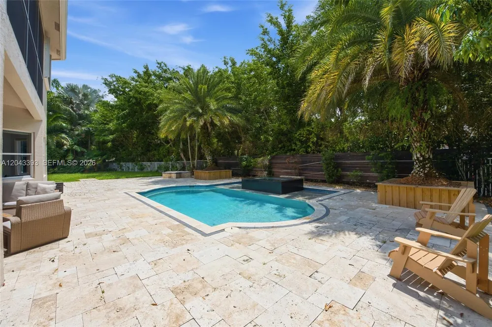 1585 Victoria Isle Way, Weston, FL 33327