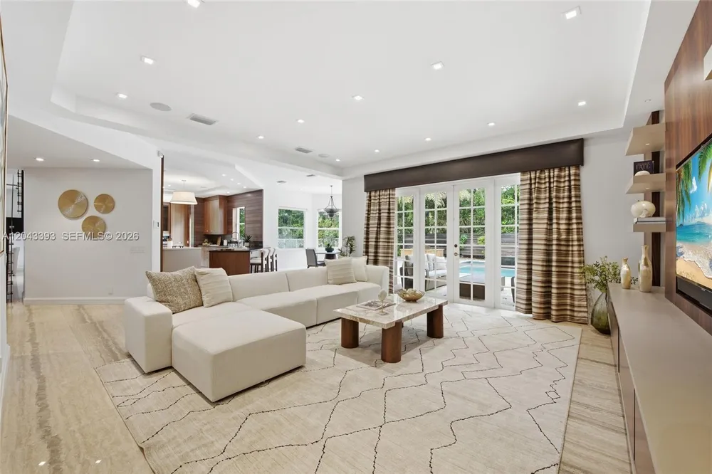 1585 Victoria Isle Way, Weston, FL 33327