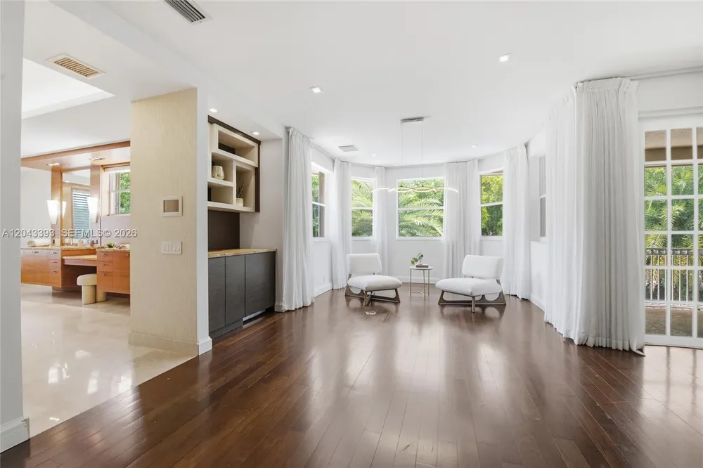 1585 Victoria Isle Way, Weston, FL 33327