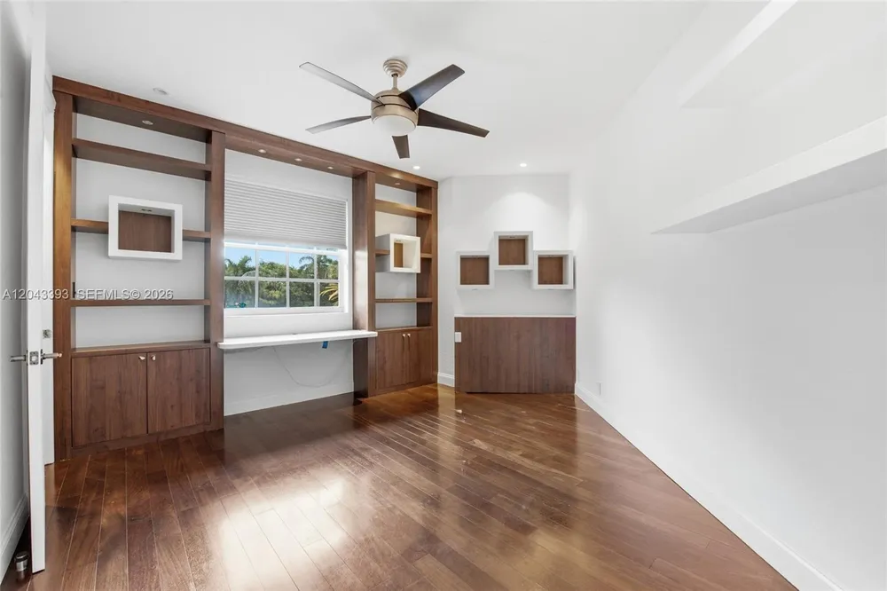 1585 Victoria Isle Way, Weston, FL 33327