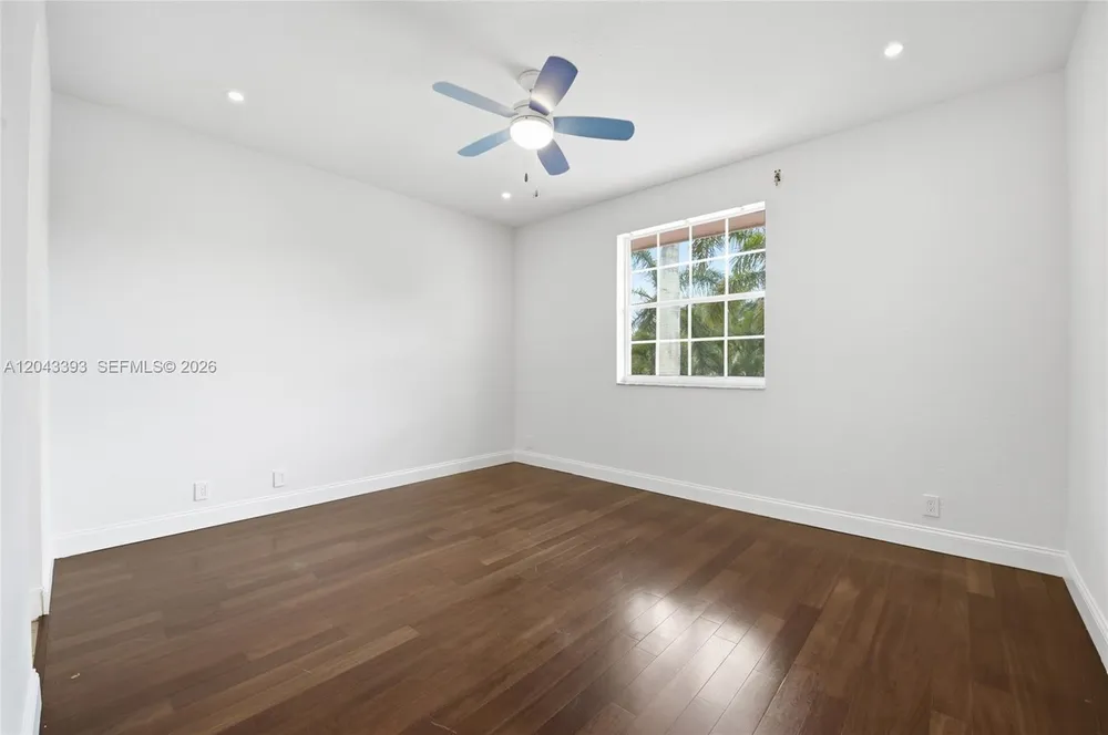 1585 Victoria Isle Way, Weston, FL 33327