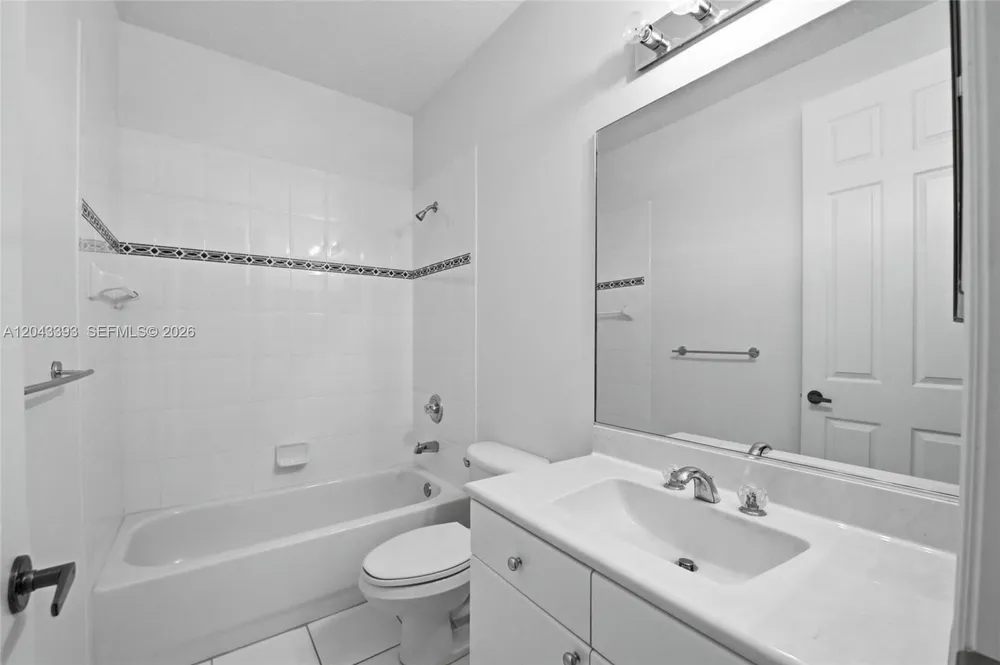 1585 Victoria Isle Way, Weston, FL 33327