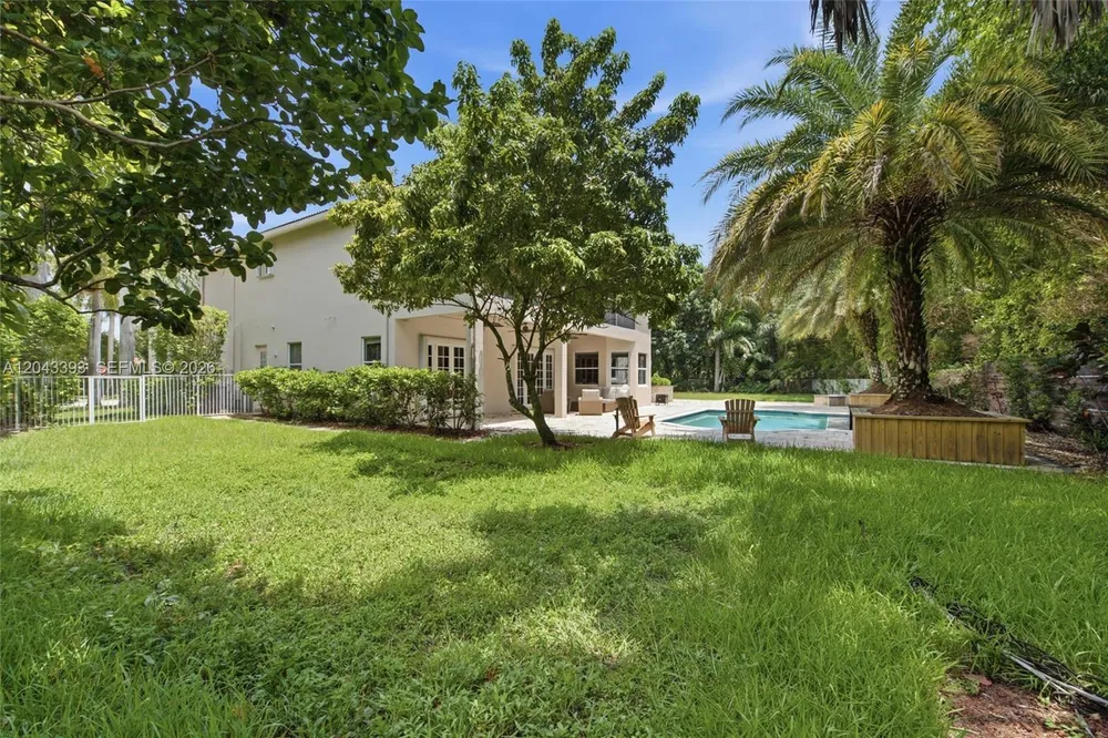 1585 Victoria Isle Way, Weston, FL 33327