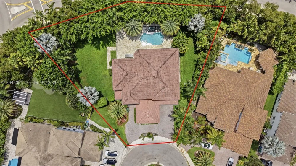 1585 Victoria Isle Way, Weston, FL 33327