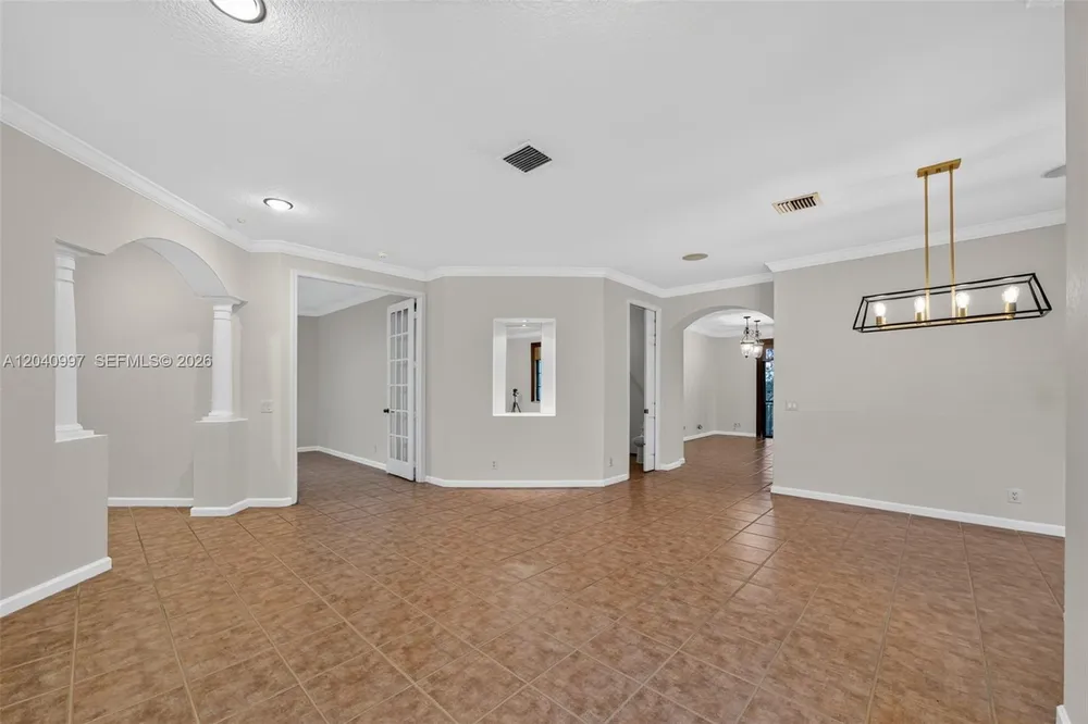 2767 Kinsington Cir, Weston, FL 33332