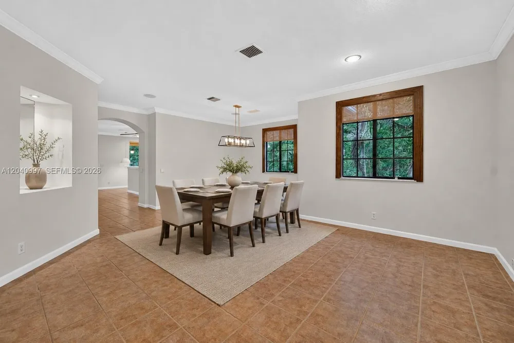 2767 Kinsington Cir, Weston, FL 33332