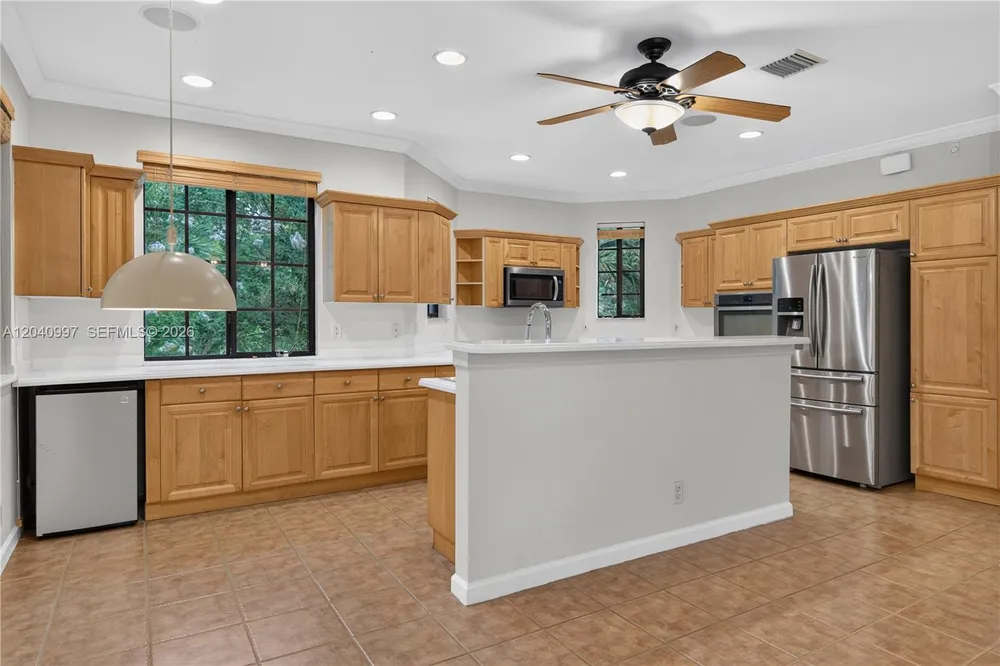 2767 Kinsington Cir, Weston, FL 33332