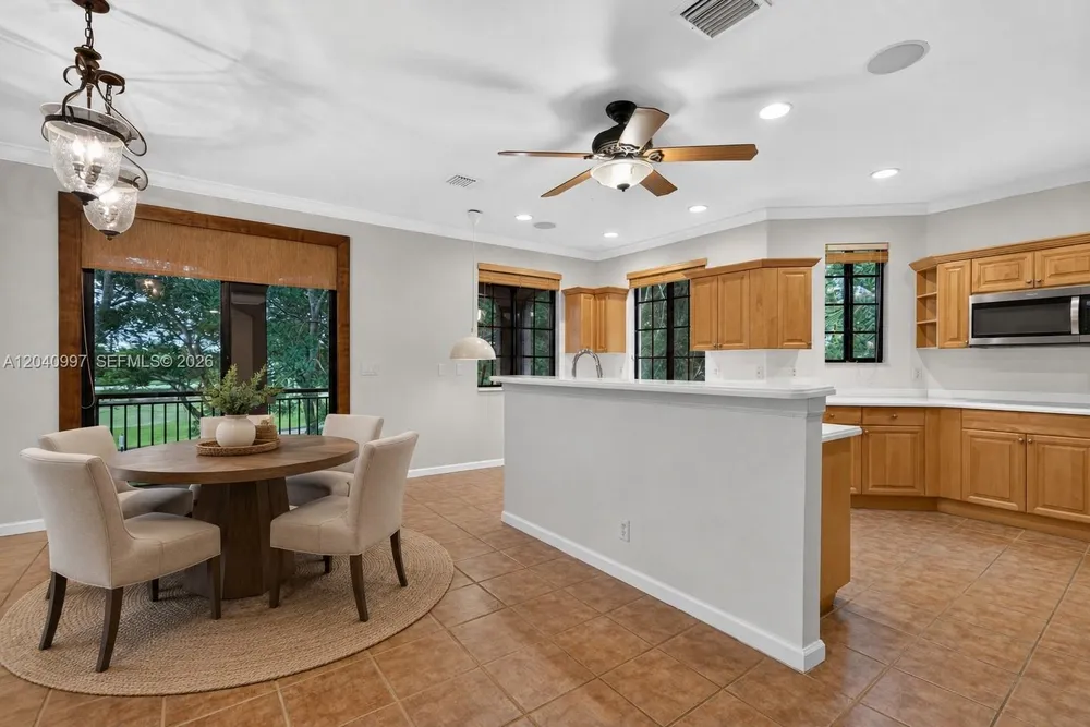 2767 Kinsington Cir, Weston, FL 33332