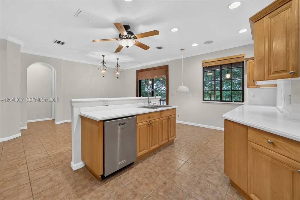 2767 Kinsington Cir, Weston, FL 33332
