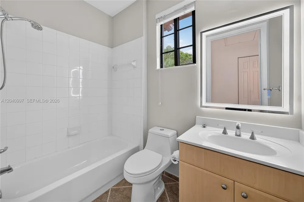 2767 Kinsington Cir, Weston, FL 33332