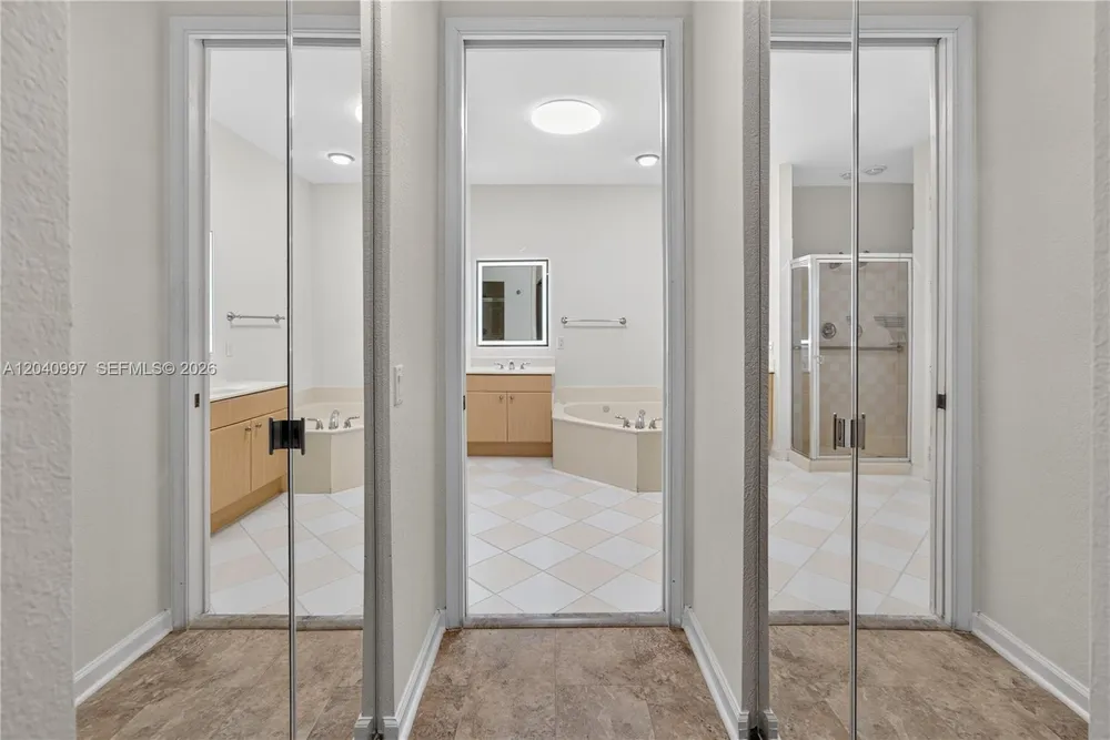 2767 Kinsington Cir, Weston, FL 33332