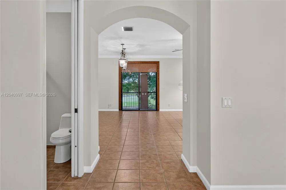 2767 Kinsington Cir, Weston, FL 33332