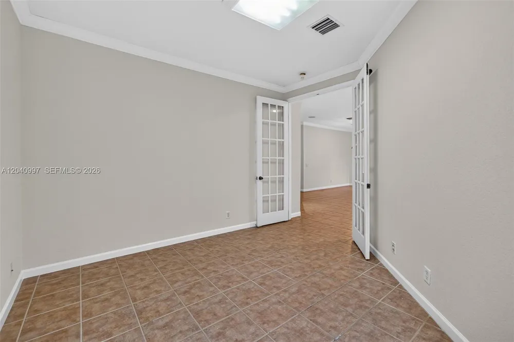 2767 Kinsington Cir, Weston, FL 33332