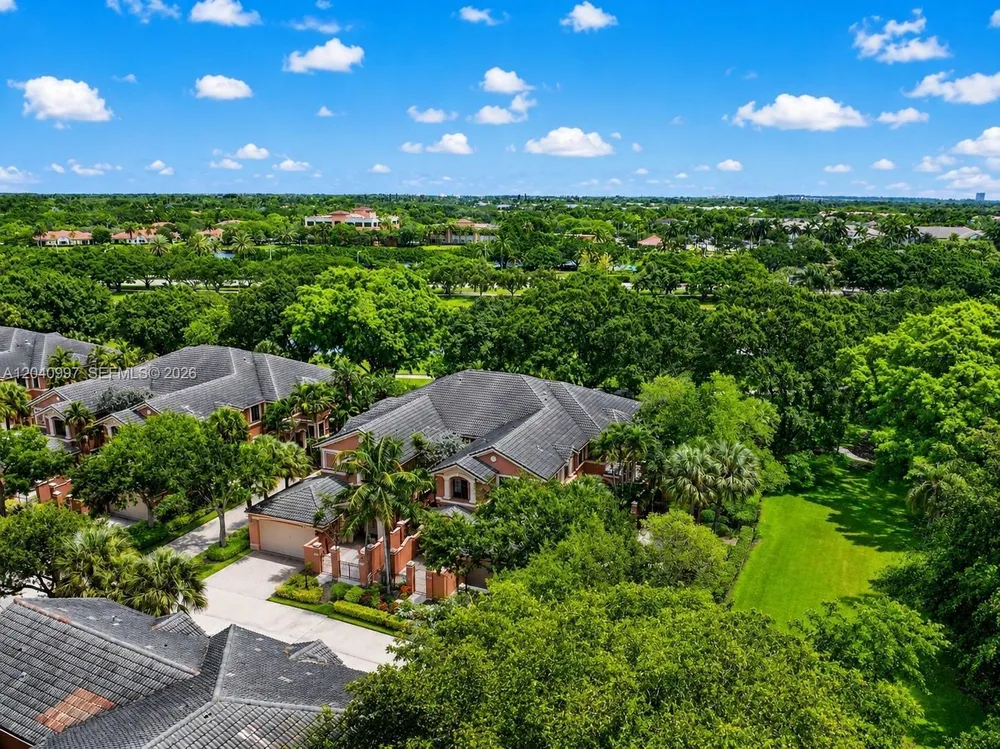 2767 Kinsington Cir, Weston, FL 33332