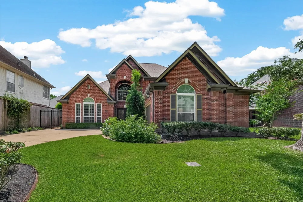 1311 Wickshire Ln, Houston, TX 77043