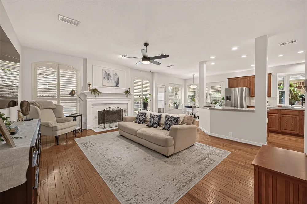 1311 Wickshire Ln, Houston, TX 77043