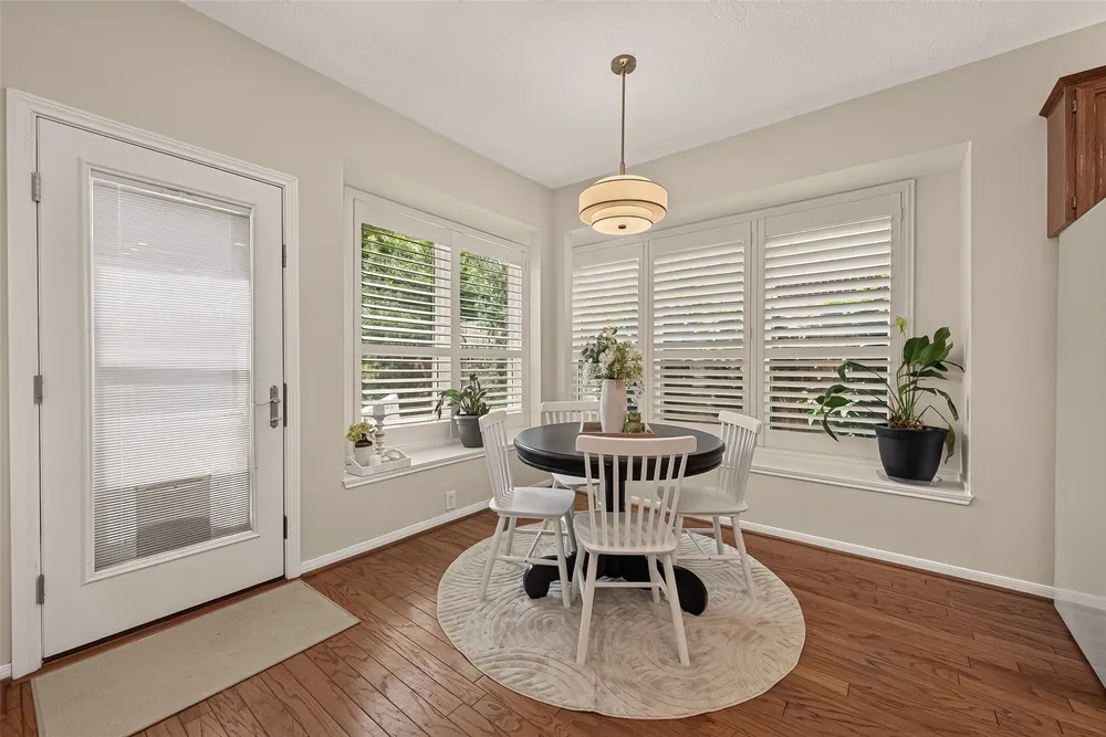 1311 Wickshire Ln, Houston, TX 77043