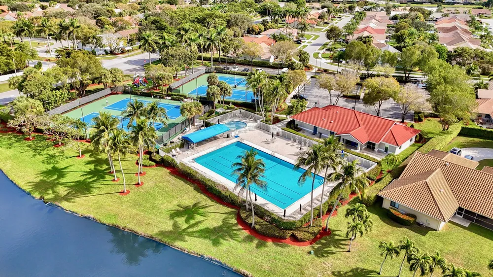 5222 Prairie Dunes Village Circle, Lake Worth Beach, FL 33463