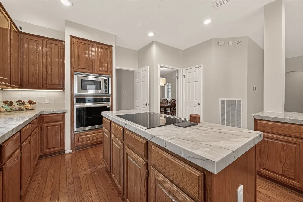 1311 Wickshire Ln, Houston, TX 77043