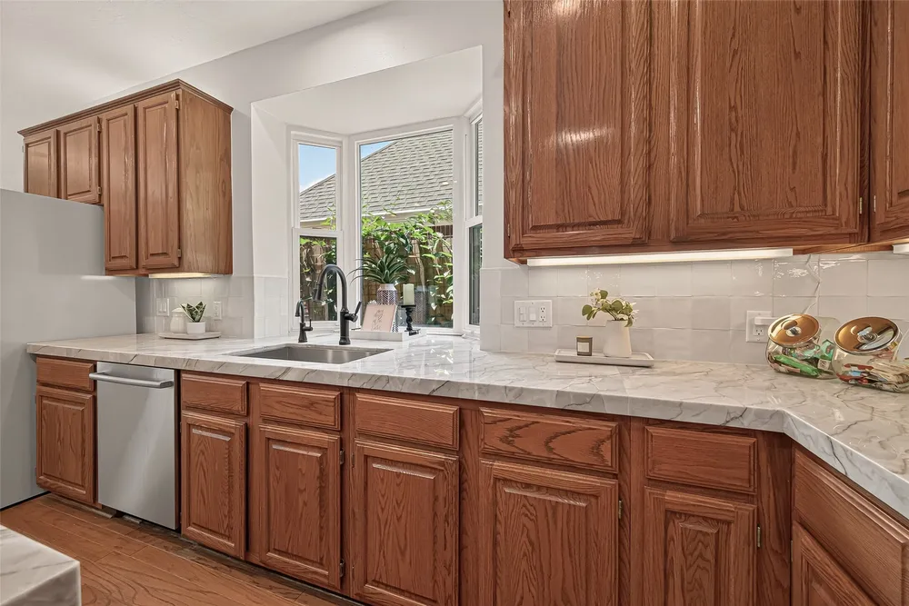 1311 Wickshire Ln, Houston, TX 77043