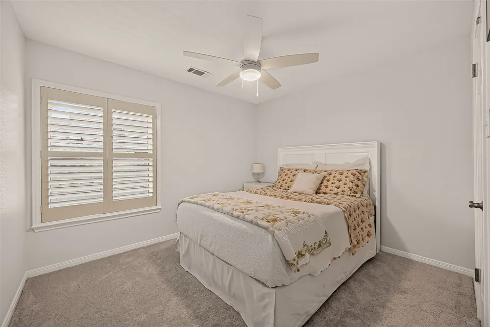 1311 Wickshire Ln, Houston, TX 77043