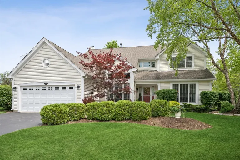 755 Warwick Ct, Lake Zurich, IL 60047