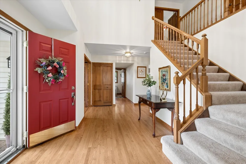 755 Warwick Ct, Lake Zurich, IL 60047