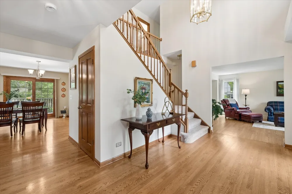 755 Warwick Ct, Lake Zurich, IL 60047