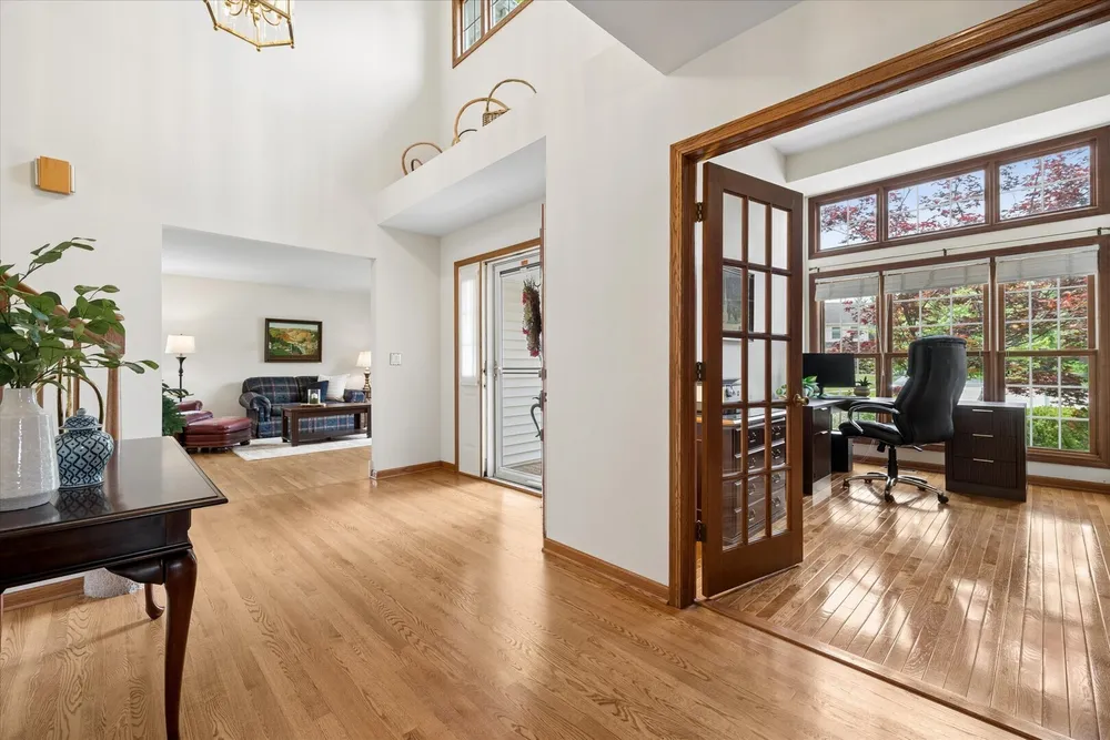755 Warwick Ct, Lake Zurich, IL 60047