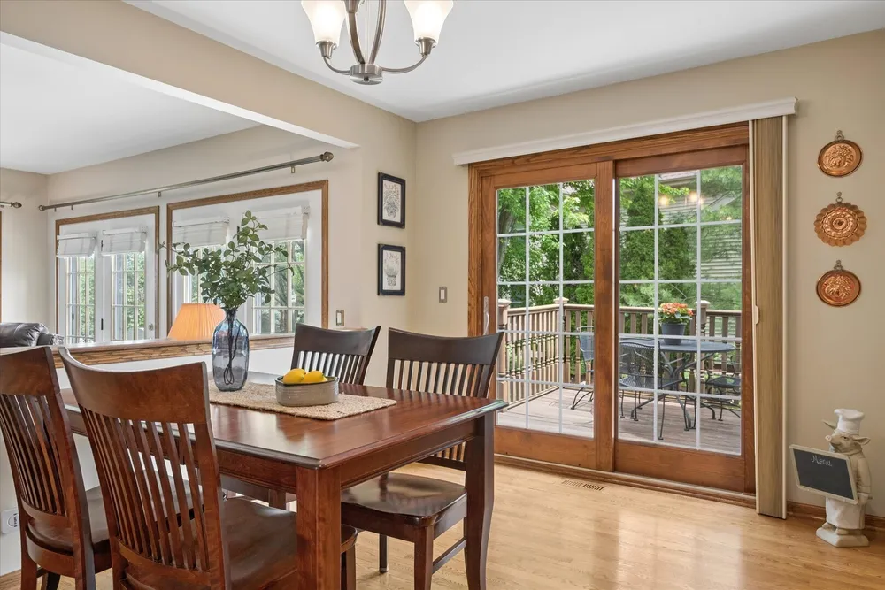 755 Warwick Ct, Lake Zurich, IL 60047