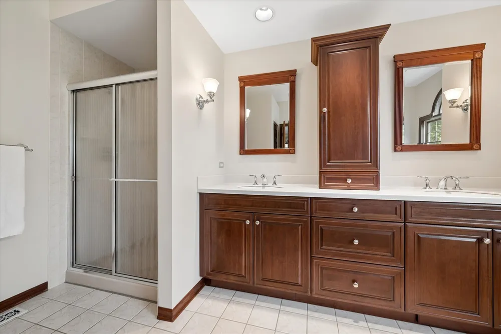 755 Warwick Ct, Lake Zurich, IL 60047