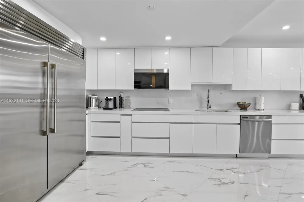 4000 Island Blvd, Aventura, FL 33160