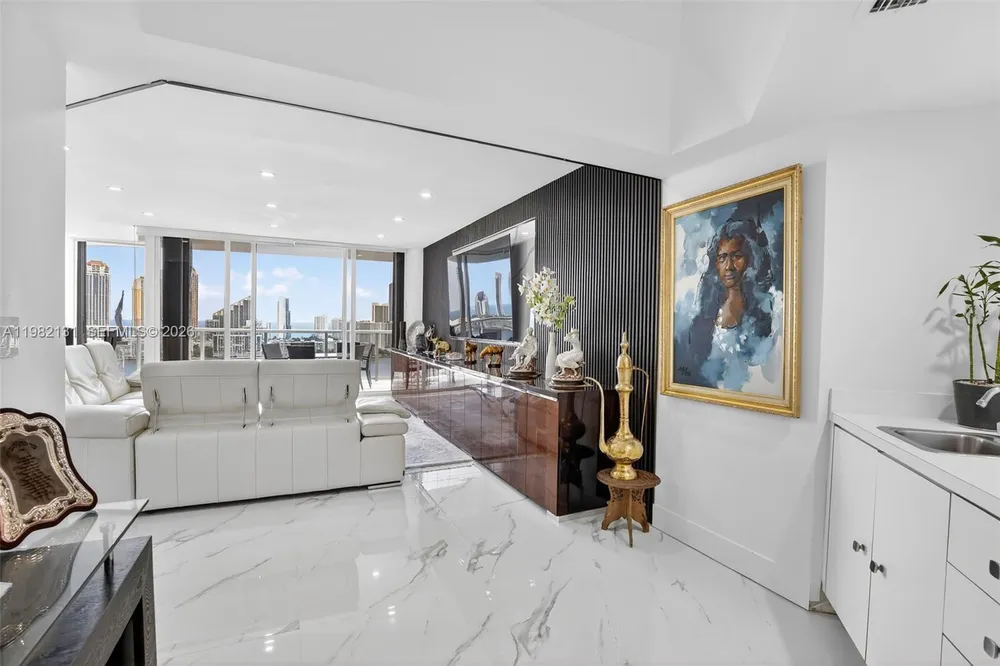 4000 Island Blvd, Aventura, FL 33160