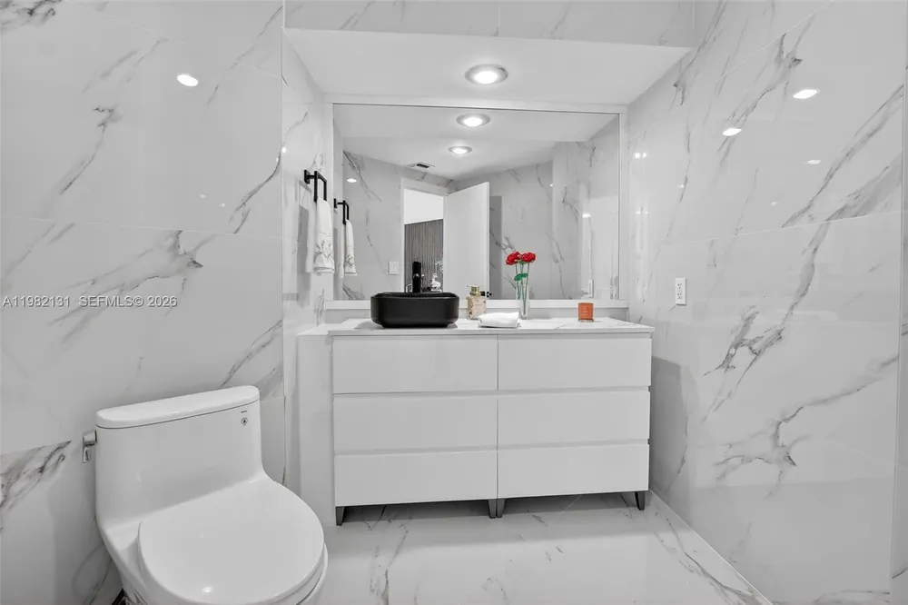 4000 Island Blvd, Aventura, FL 33160