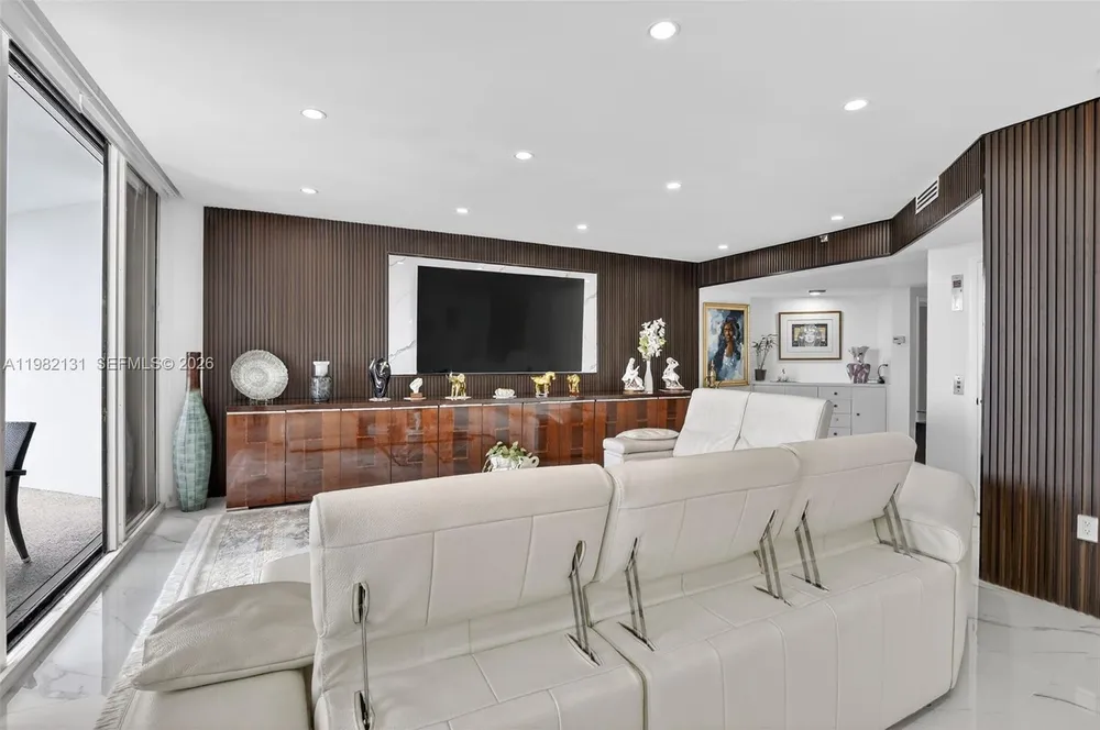 4000 Island Blvd, Aventura, FL 33160