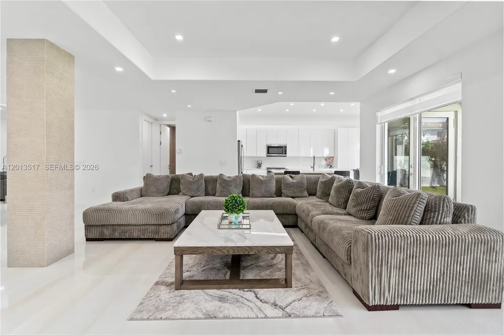 3188 NE 211th Terrace, Aventura, FL 33180