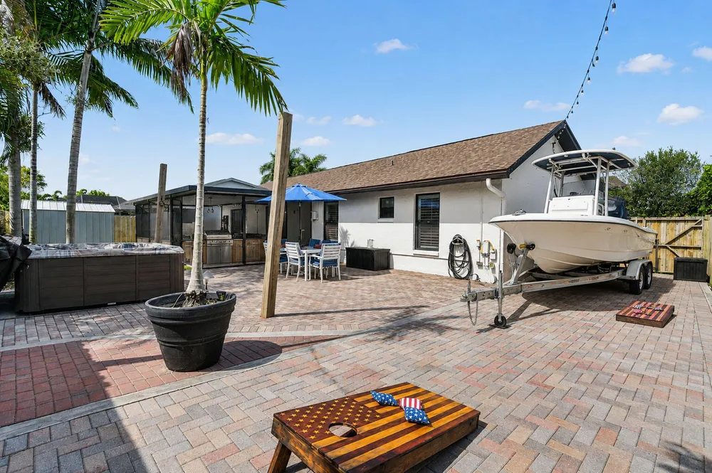 294 NW 42nd Way, Deerfield Beach, FL 33442