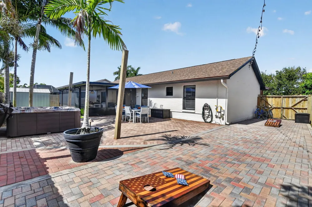 294 NW 42nd Way, Deerfield Beach, FL 33442