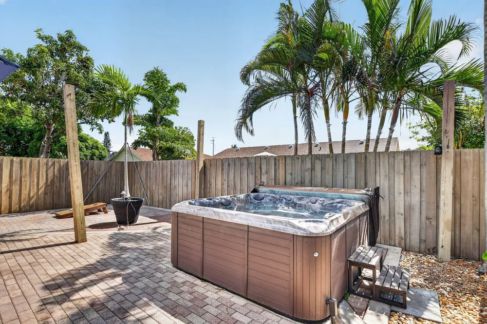294 NW 42nd Way, Deerfield Beach, FL 33442