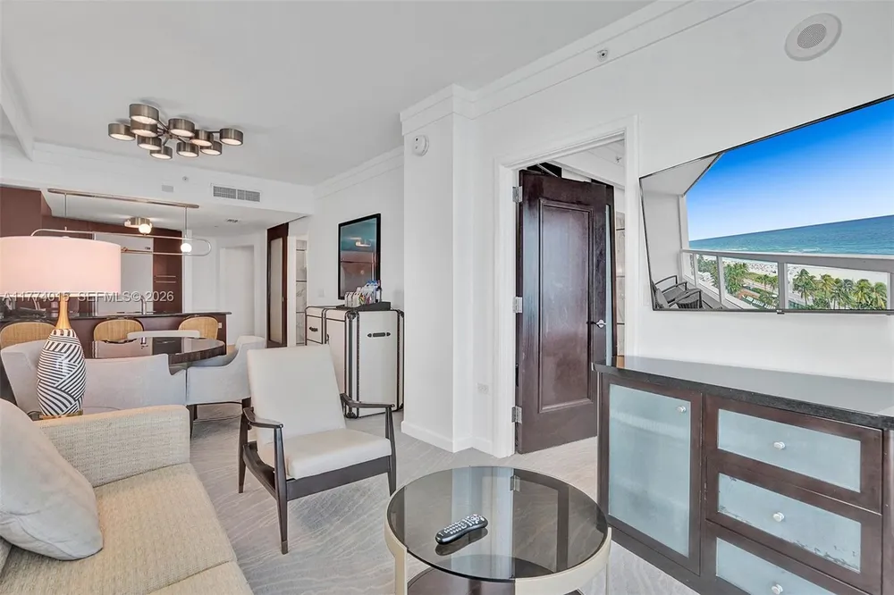 4391 Collins Ave, Miami Beach, FL 33140