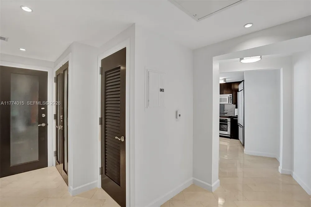 4391 Collins Ave, Miami Beach, FL 33140